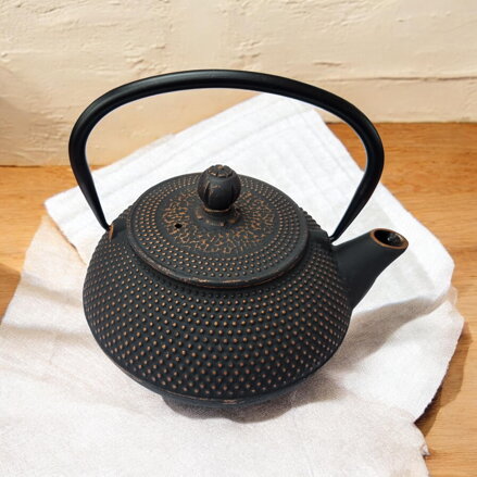 Ceainic din fontă Arare, negru-cupru (0,8 l)