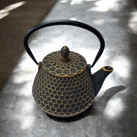 Ceainic din fontă Kikko, negru-auriu (1,0 l)